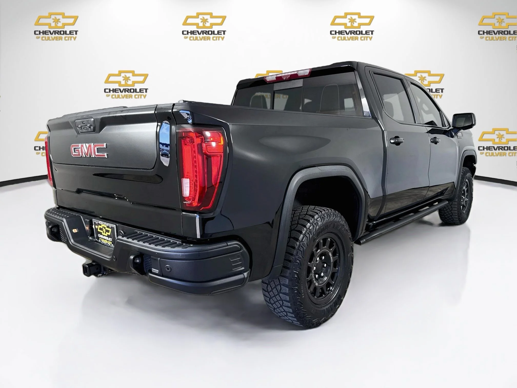 Used 2024 Onyx Black GMC AT4X image 8