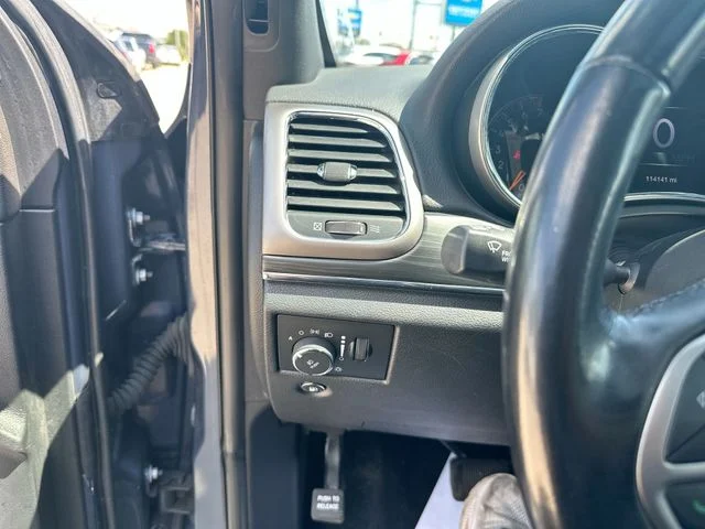 Used 2020 Blue Jeep Limited image 20