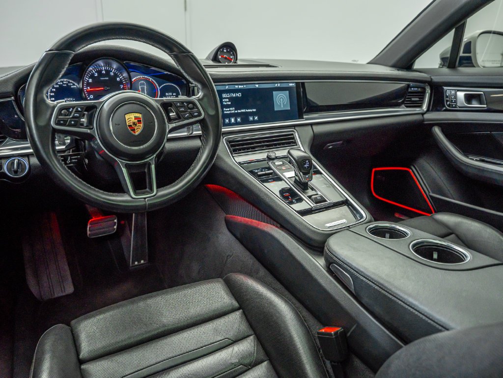Used 2018 Chalk Porsche 4S image 4