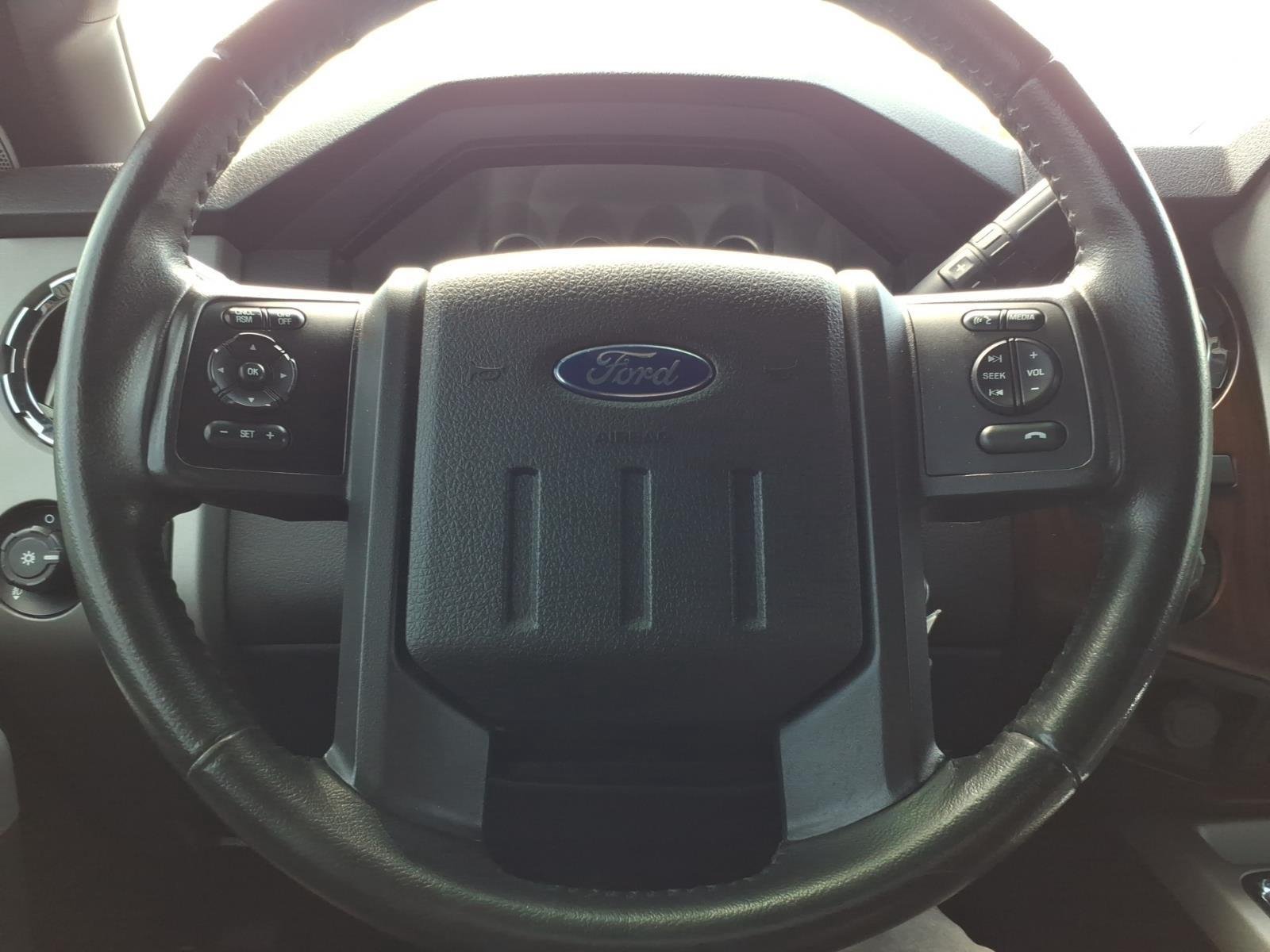 Used 2015  Ford Lariat image 26