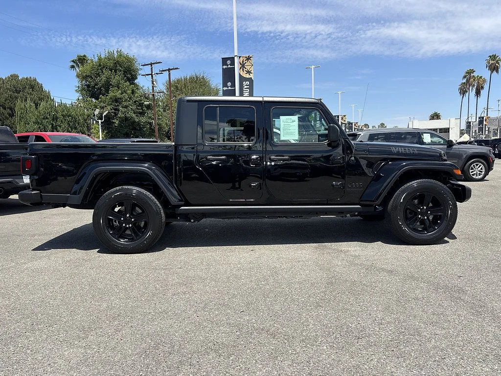 Used 2021 Black Jeep Willys image 2