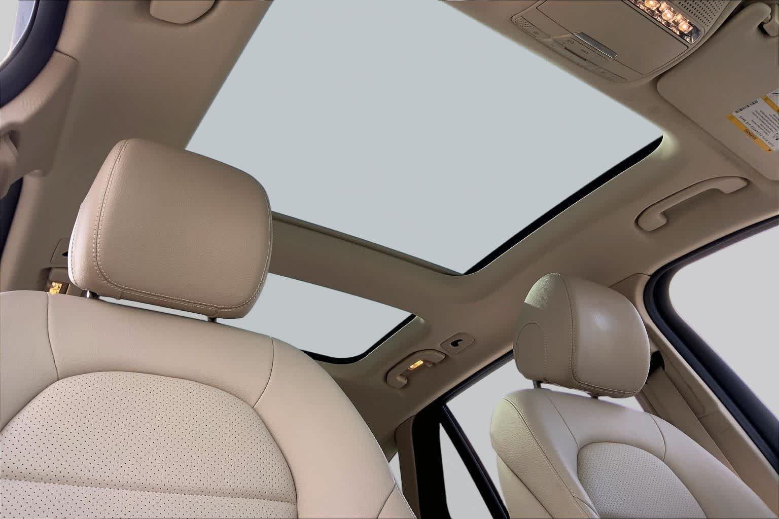 Used 2022 Lunar Blue Metallic Mercedes-Benz GLC 300 image 14