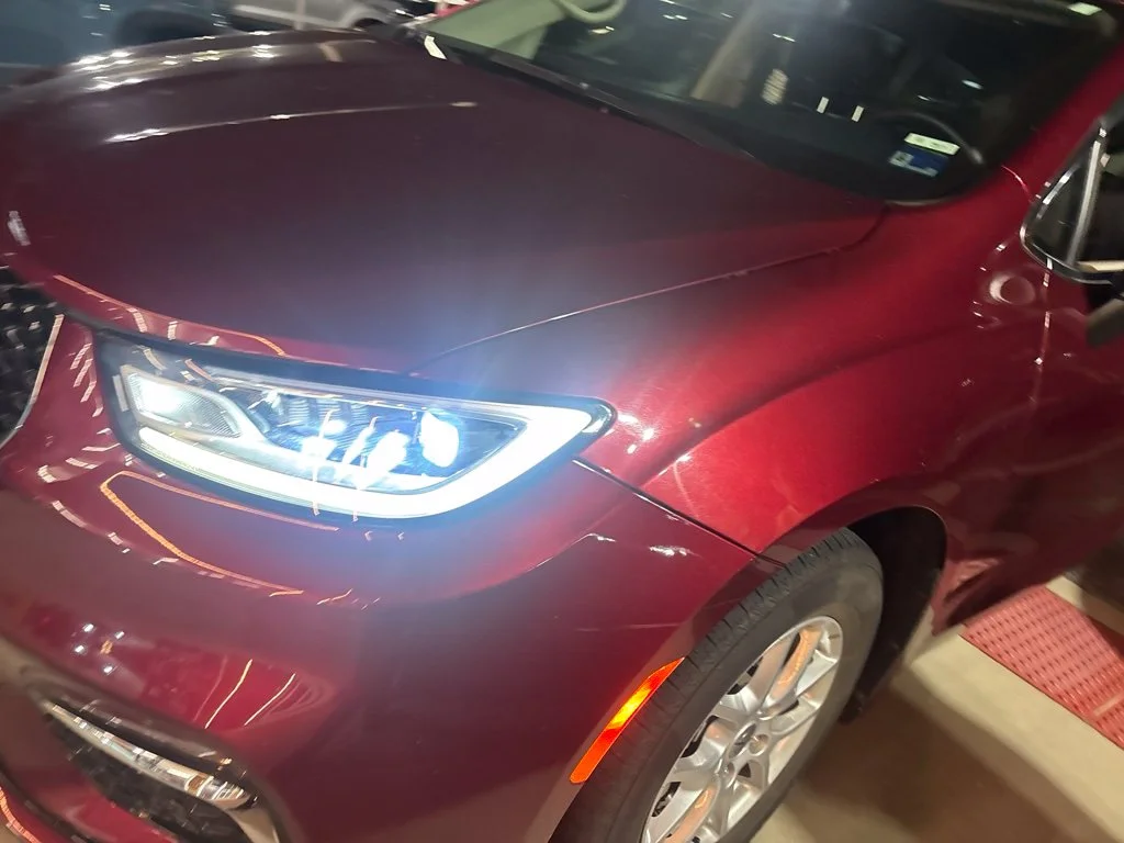 Used 2023 Red Chrysler Touring L image 2