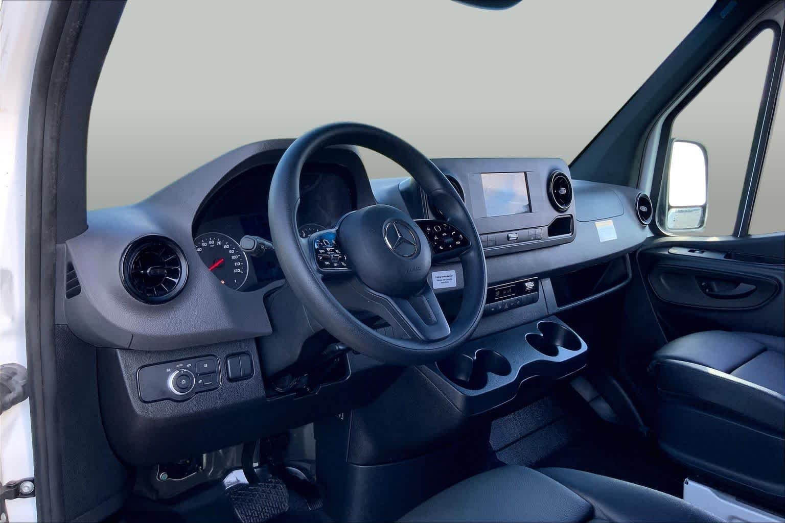 Used 2024 Arctic White Mercedes-Benz  image 16