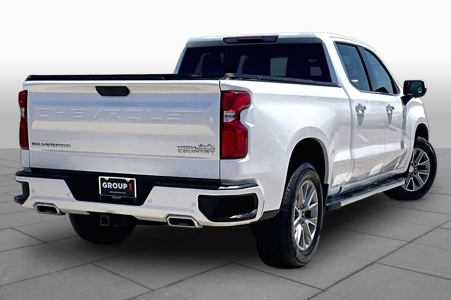 Used 2022 Iridescent Pearl Tricoat Chevrolet High Country image 13