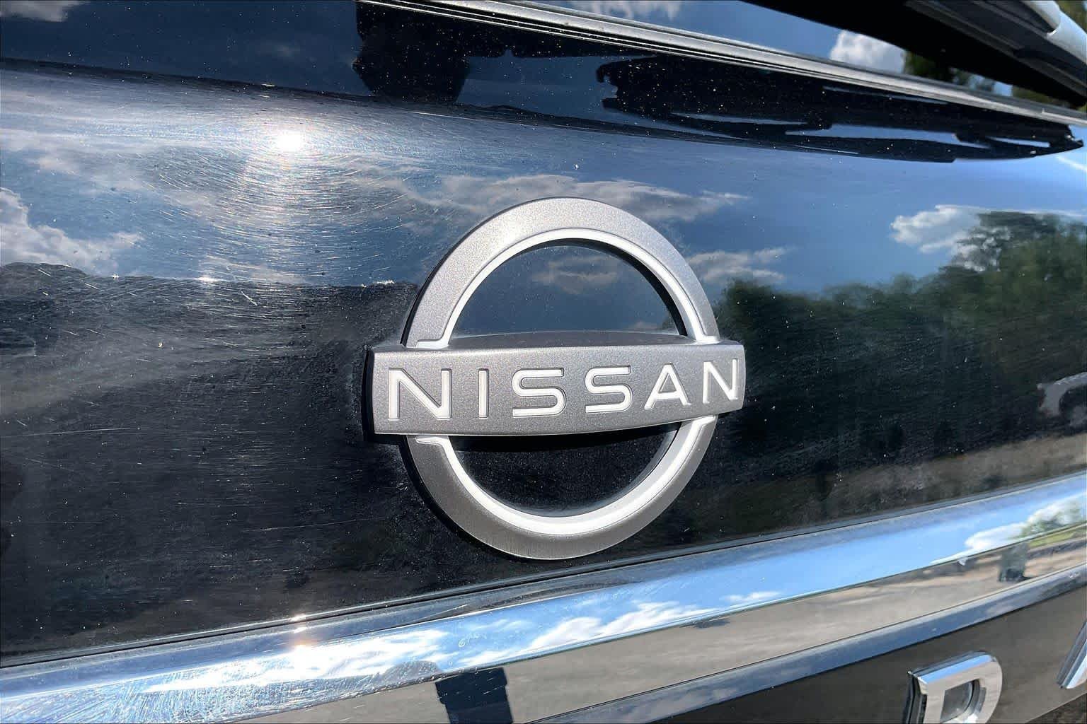 Used 2023 Super Black Nissan Platinum image 30