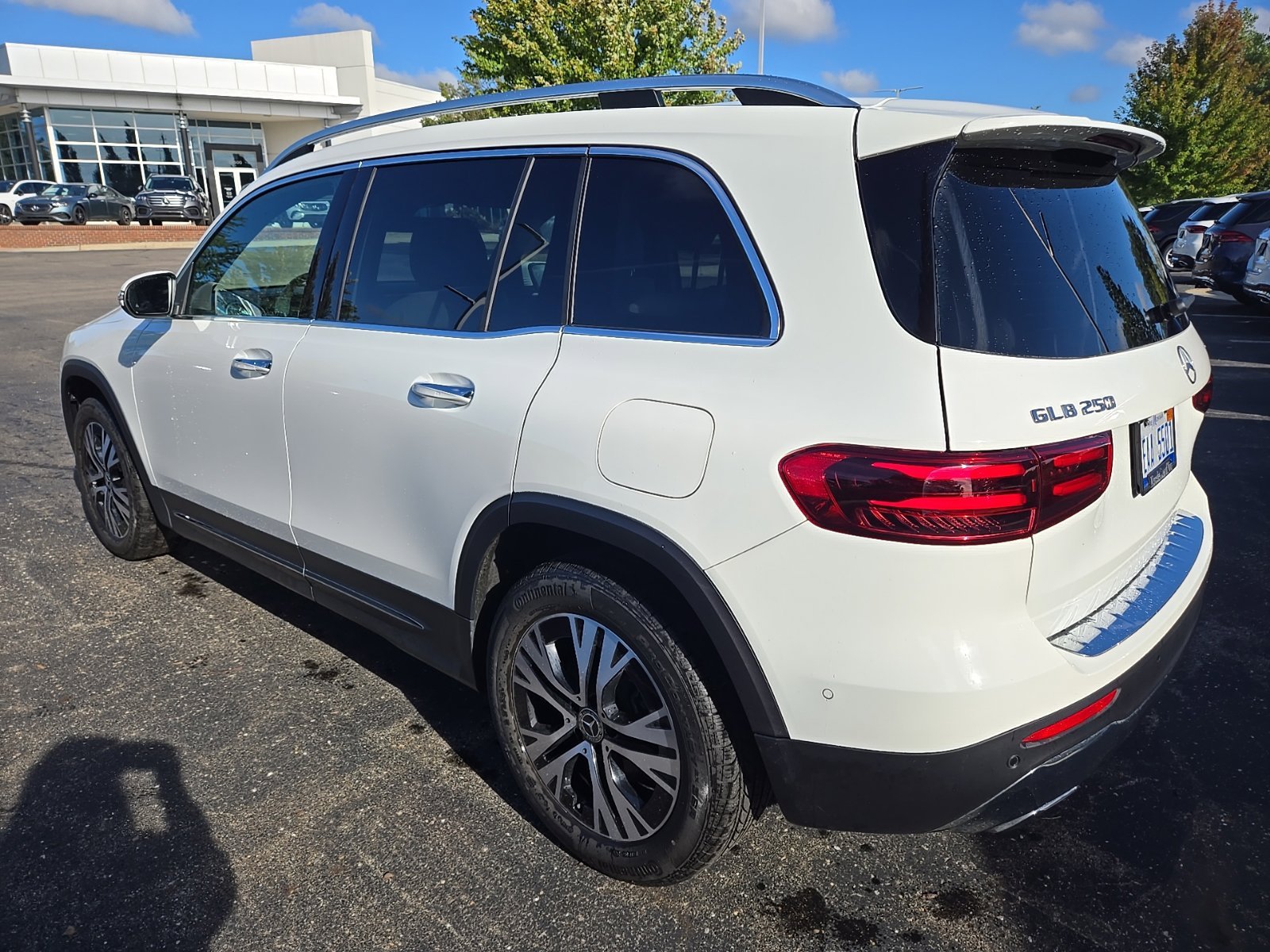Certified Used 2025 White Mercedes-Benz GLB 250 image 3
