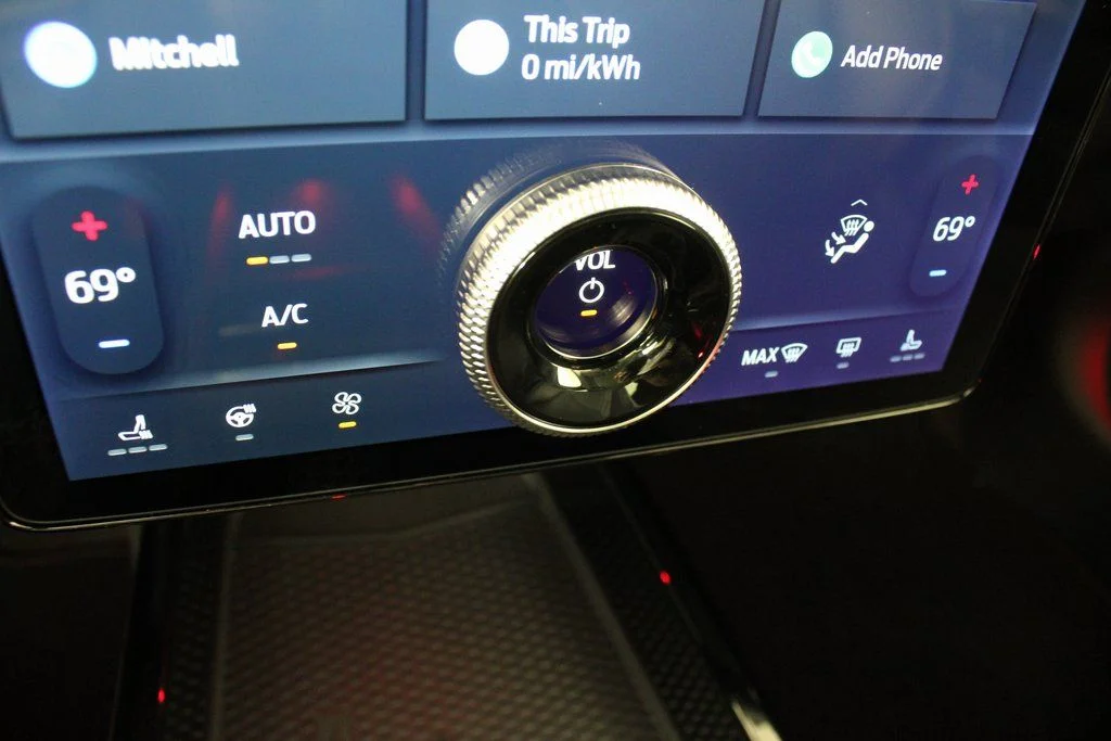 2025 Ford Mustang Mach-E Premium - Photo 30
