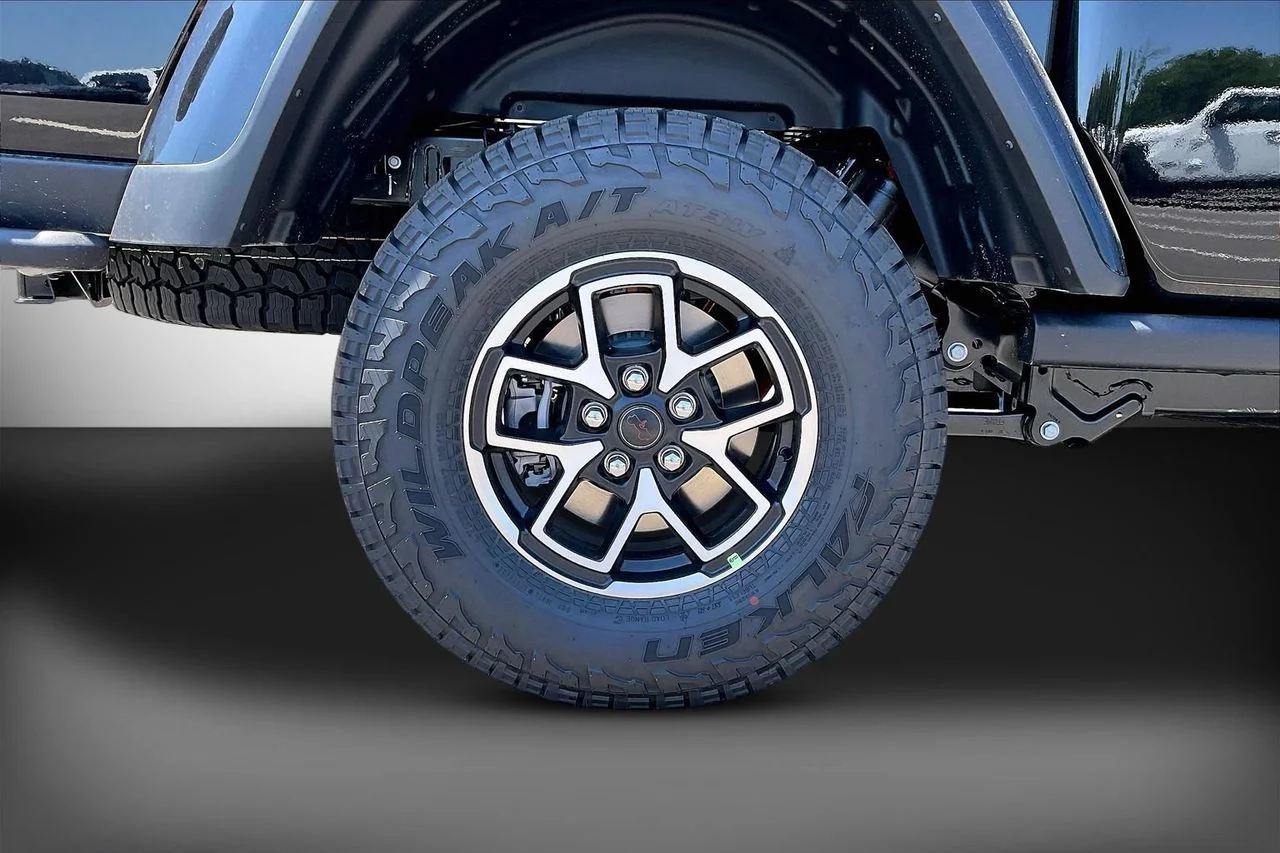 New 2026 Black Clear-Coat Exterior Paint Jeep Rubicon X image 34