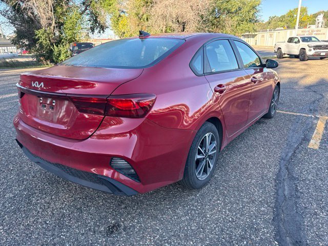 Used 2023 Red Kia LXS image 4