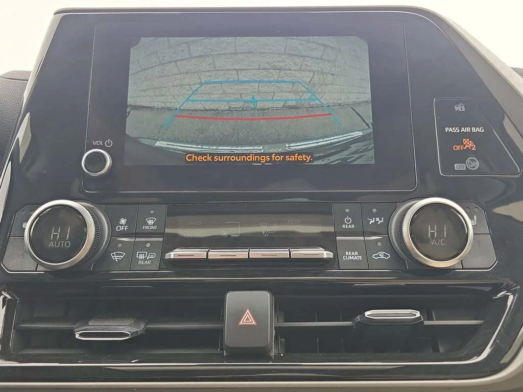 Used 2024  Toyota XLE image 22