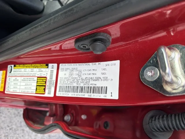 Used 2019 Red Toyota SR5 image 33