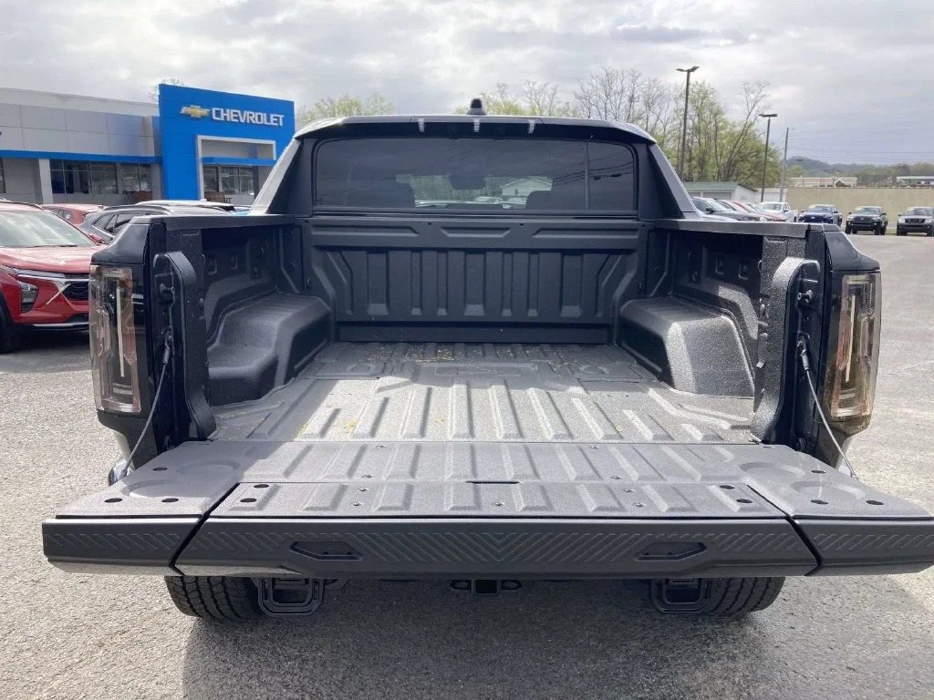 2026 GMC HUMMER EV 2X - Photo 11
