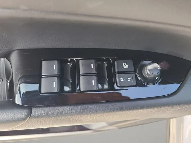 Used 2024 Beige Mazda 2.5 S Select Package image 17
