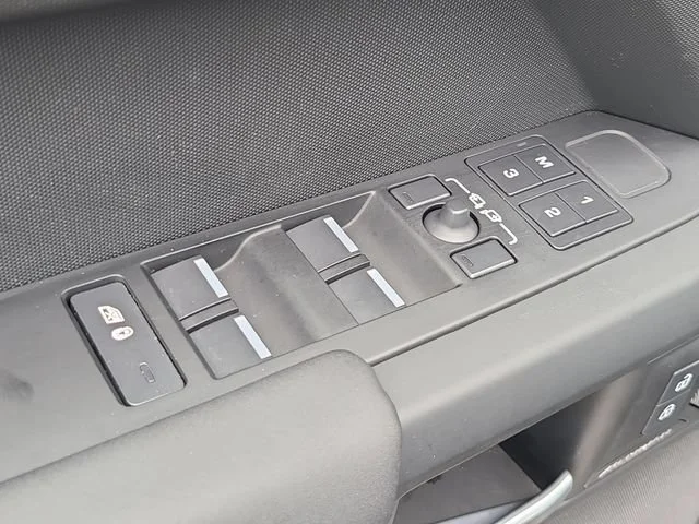 Used 2025 Black Land Rover S image 14