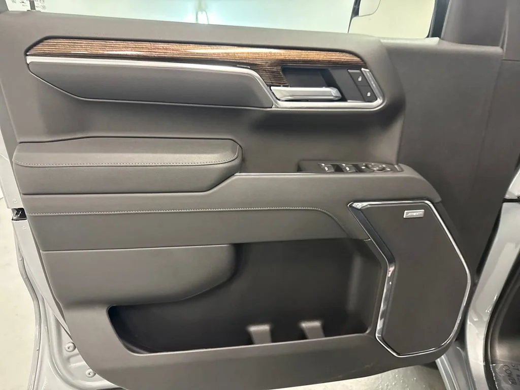 New 2026 Sterling Metallic GMC Elevation image 11