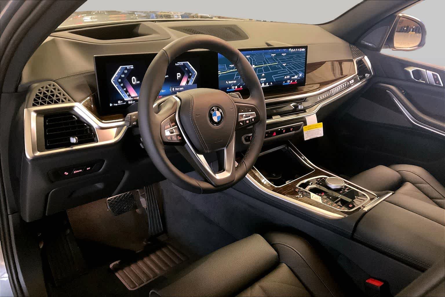 Used 2026 Skyscraper Grey Metallic BMW xDrive40i image 8