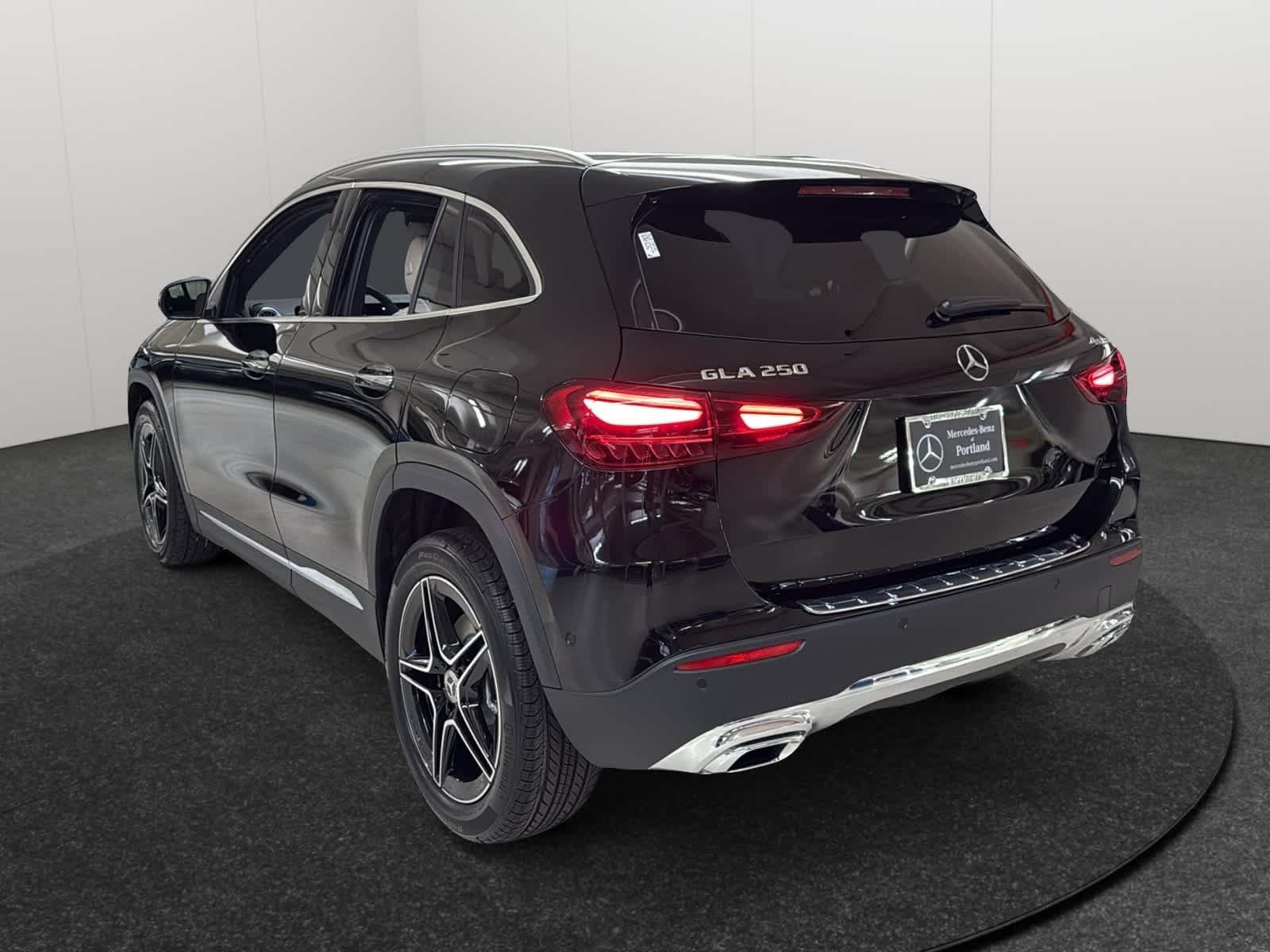 New 2026 Night Black Mercedes-Benz GLA 250 image 5