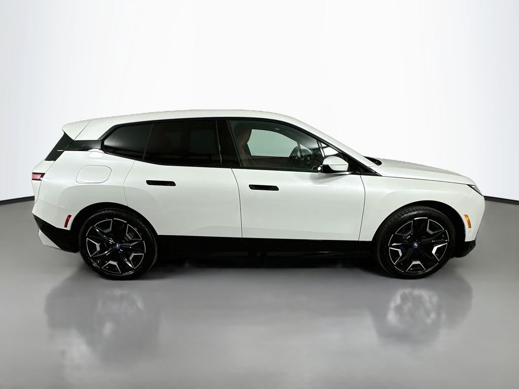 Certified Used 2024 White Metallic BMW xDrive50 image 4