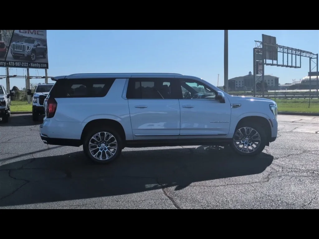 Used 2026 Glacier White Tricoat GMC Denali image 9
