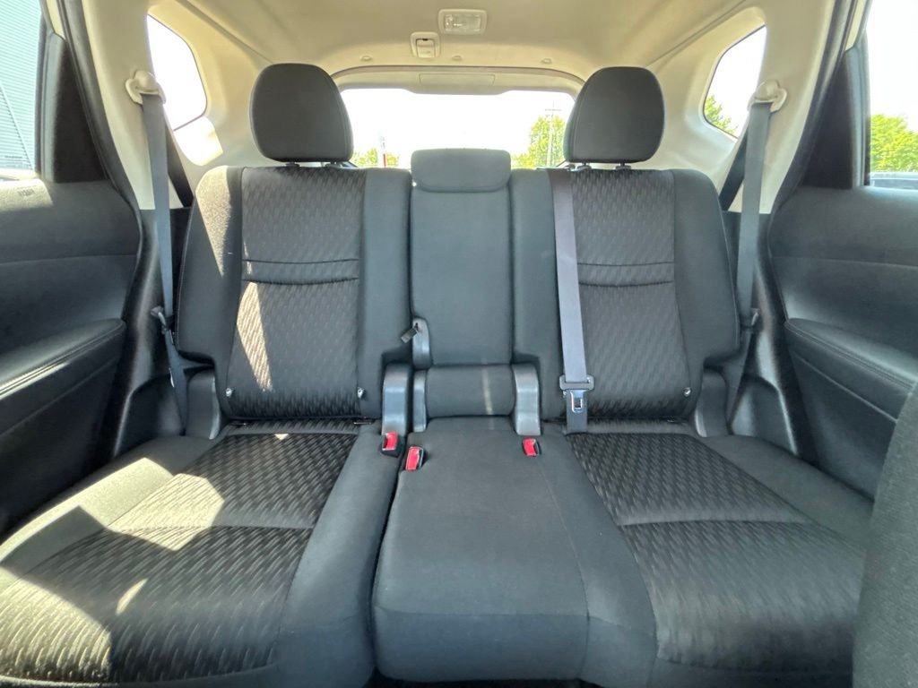 Used 2019 Gray Nissan SV image 32
