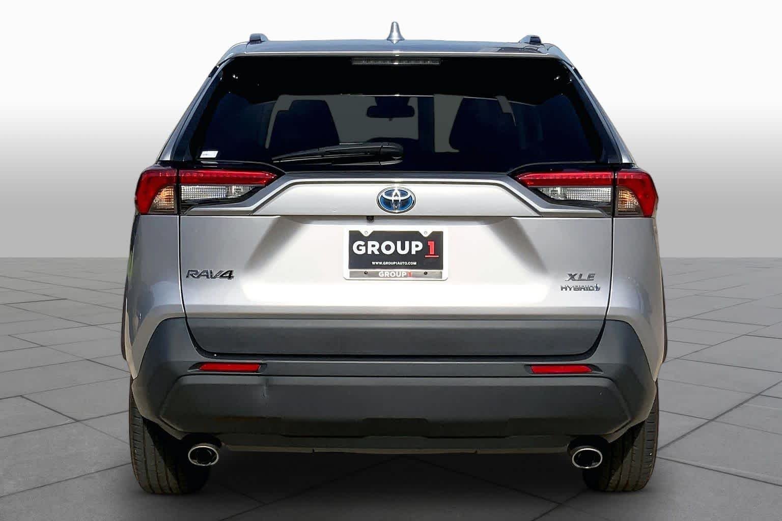 Used 2022 Silver Sky Metallic Toyota Hybrid XLE image 5
