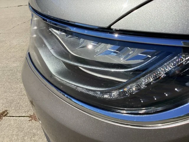 Used 2016  Lincoln Reserve image 5