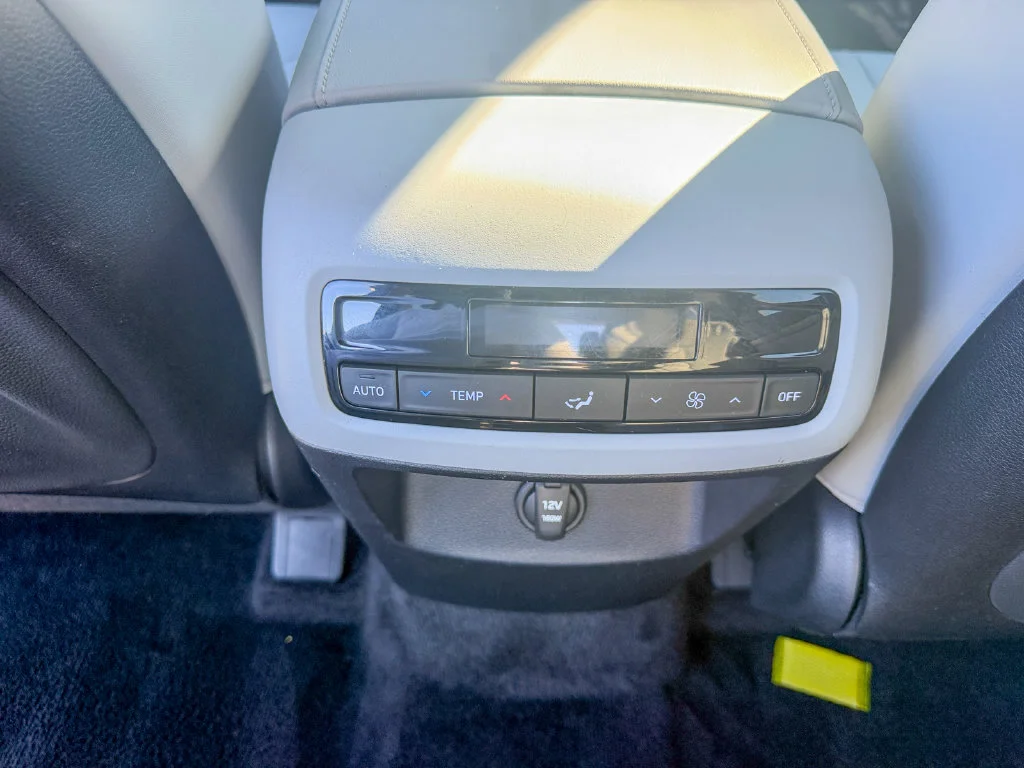 Used 2025 Moonlight Cloud Hyundai SEL image 25