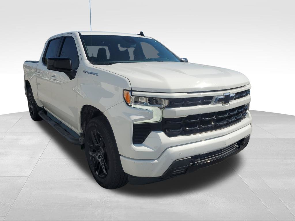 Used 2022 White Chevrolet RST image 9