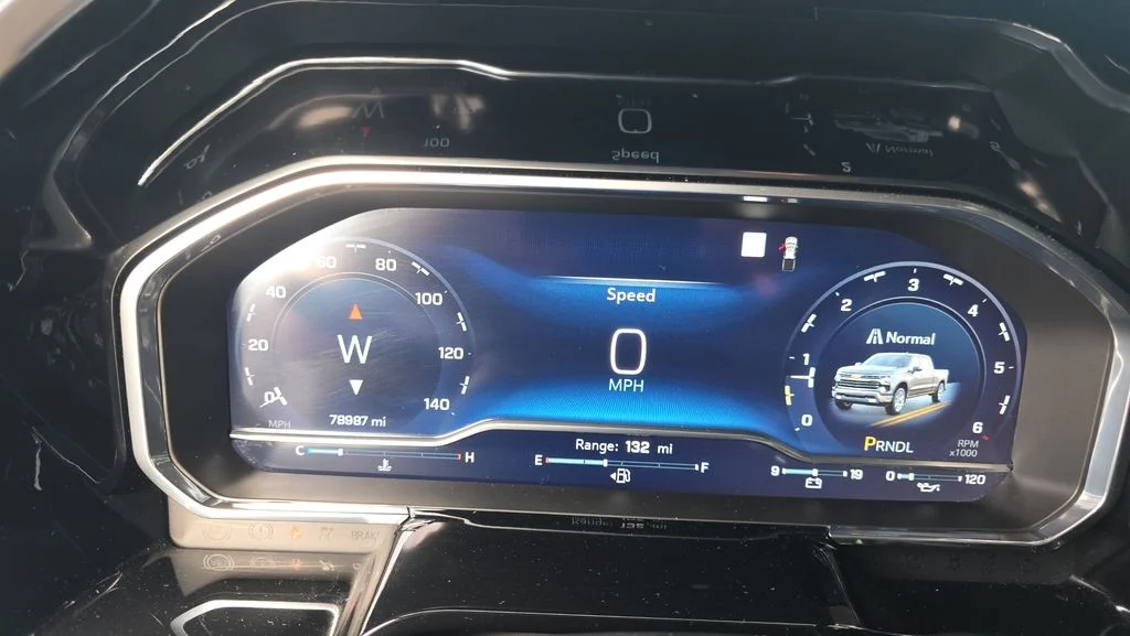 Used 2022 White Chevrolet LT image 21