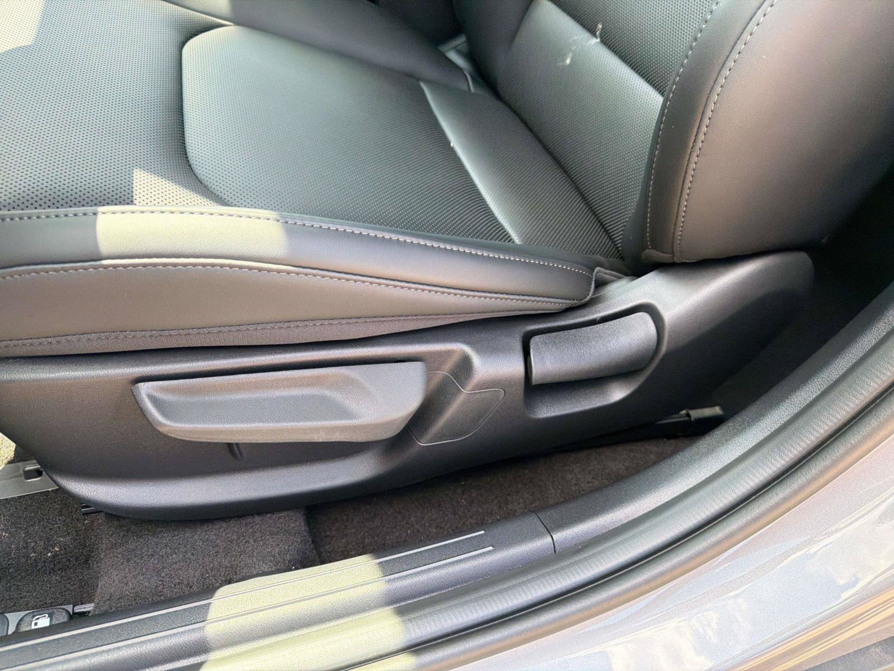 New 2026 Steel Gray Kia EX image 21