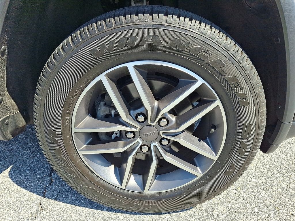Used 2020 Black Jeep Limited image 9