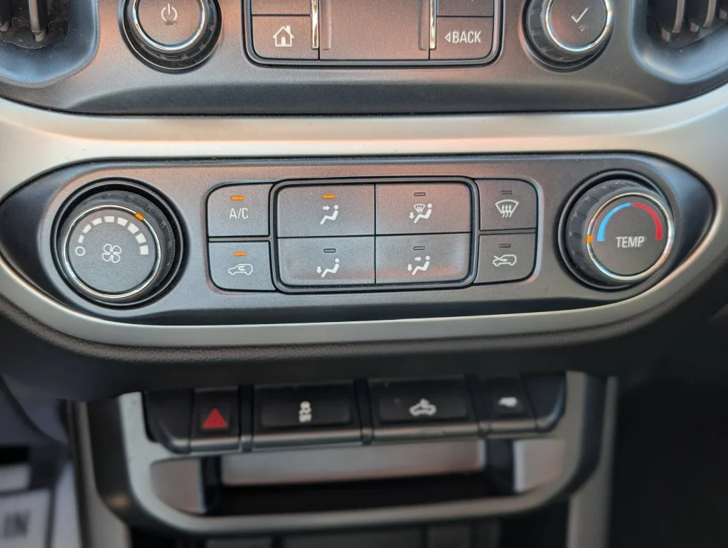 Used 2019 SATIN STEEL METALLIC Chevrolet 2WD LT image 22