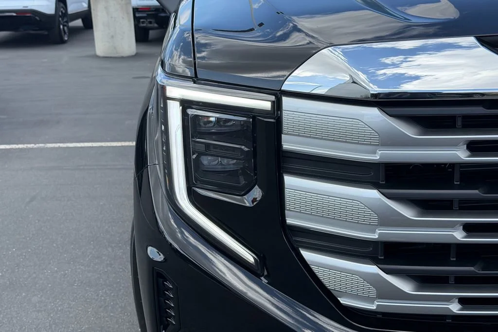 New 2026 Onyx Black GMC SLE image 4