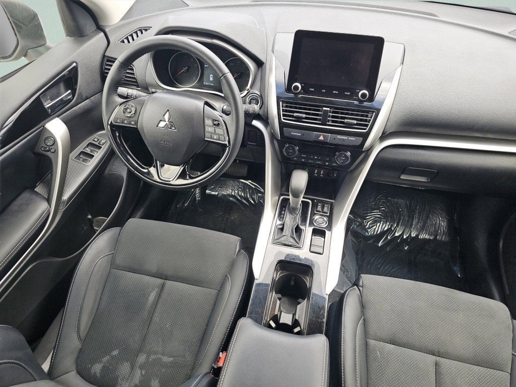 Used 2025 Alloy Silver Metallic Mitsubishi SE image 28