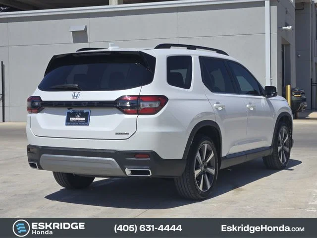 Used 2023 Platinum White Pearl Honda Touring image 7