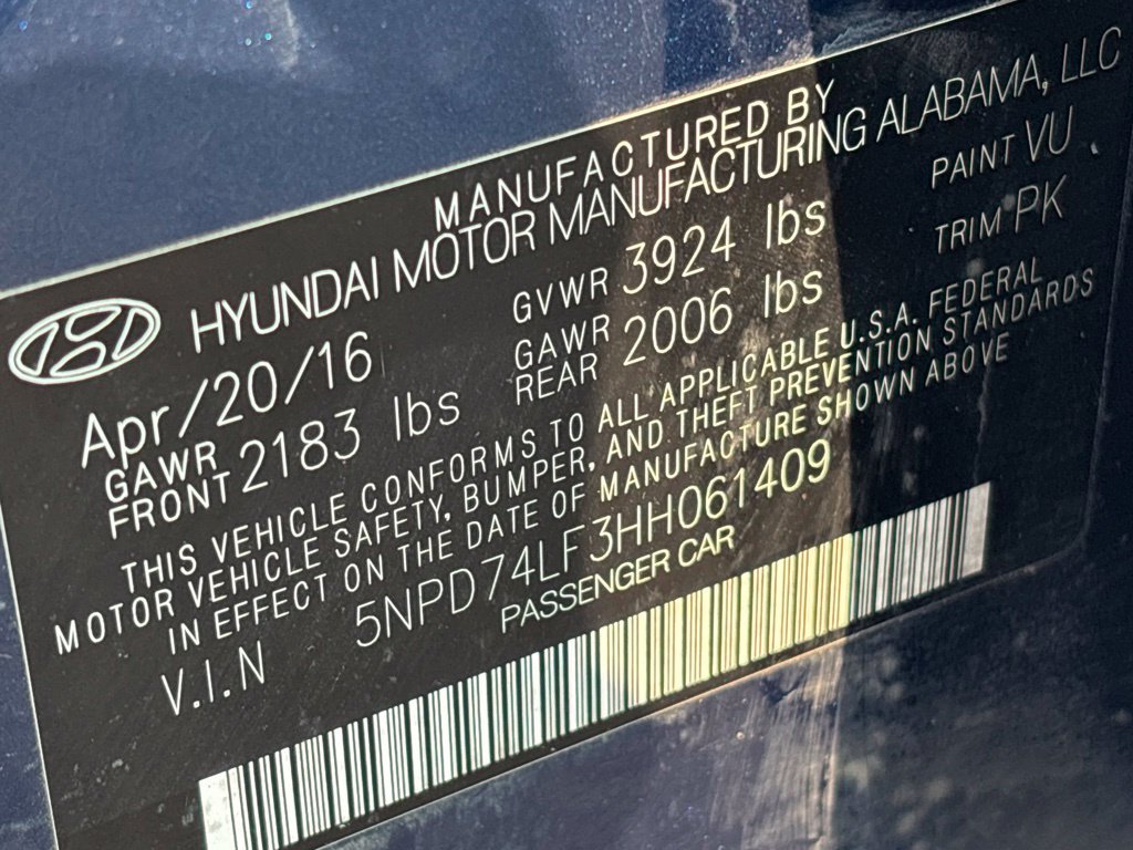 Used 2017 Blue Hyundai SE image 11