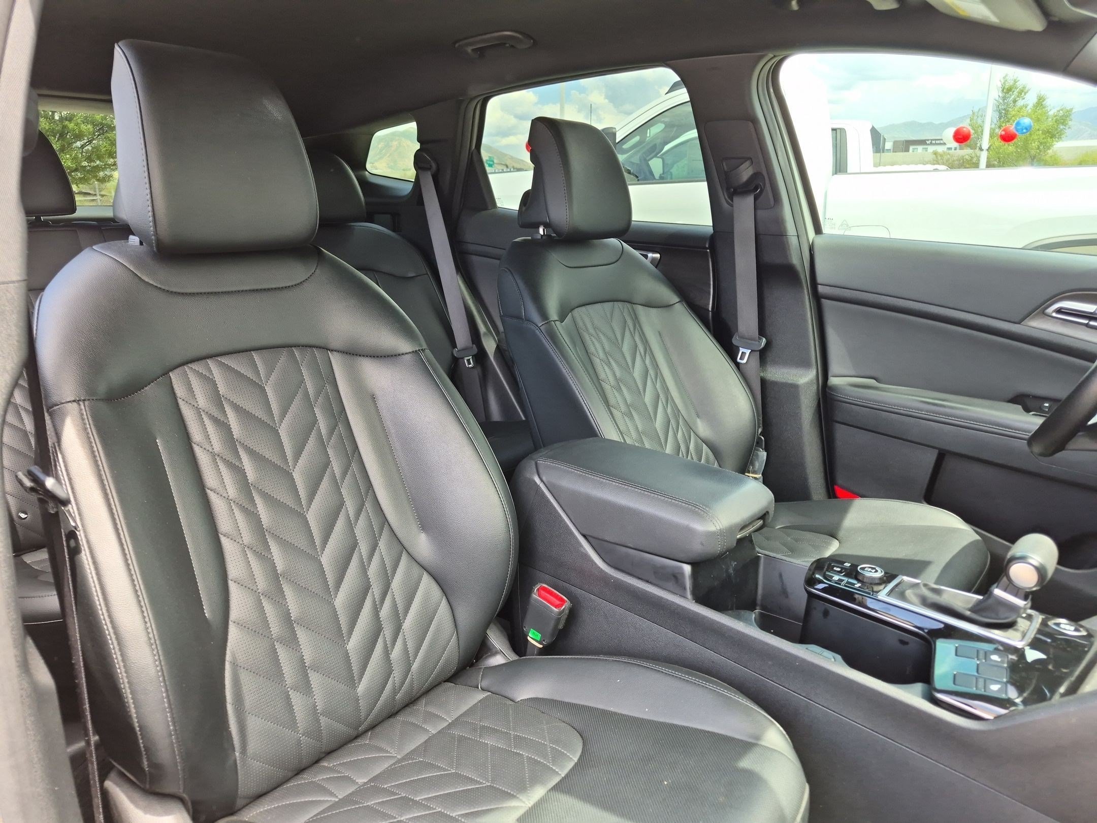 Used 2024 Wolf Gray Kia X-Line image 28