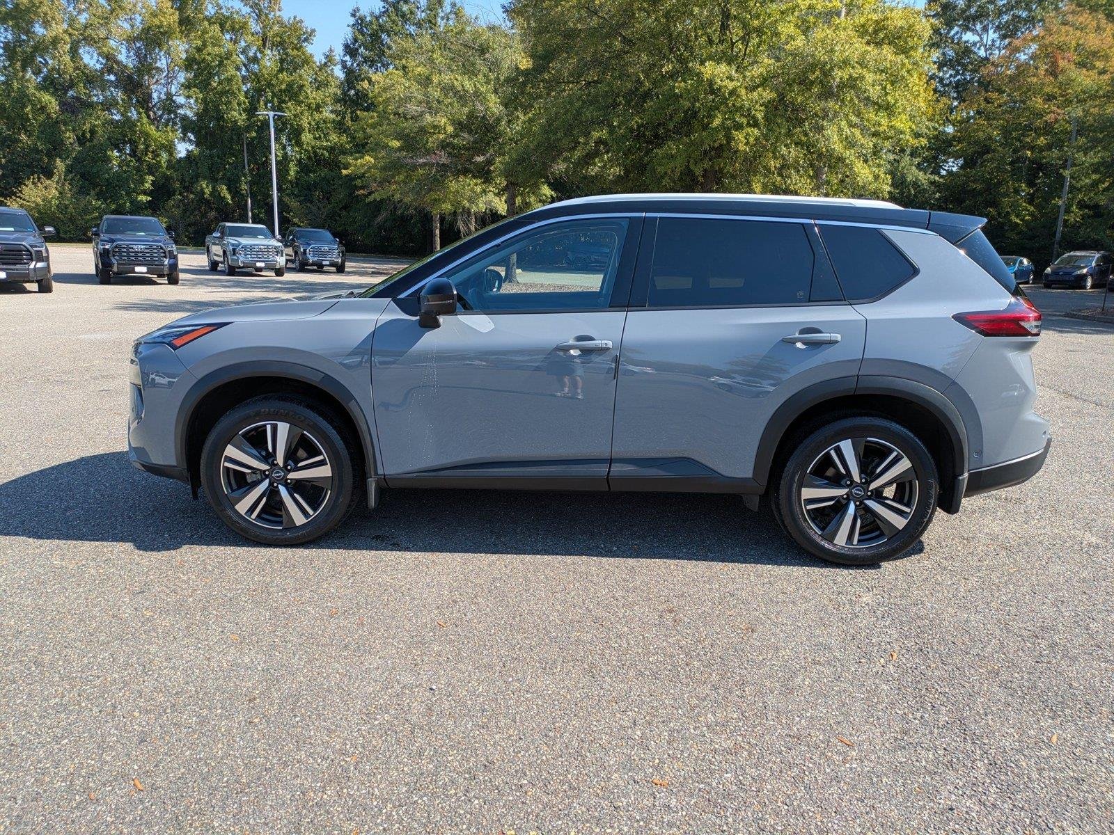 Used 2024 Boulder Gray Pearl/Super Black Nissan SL image 6