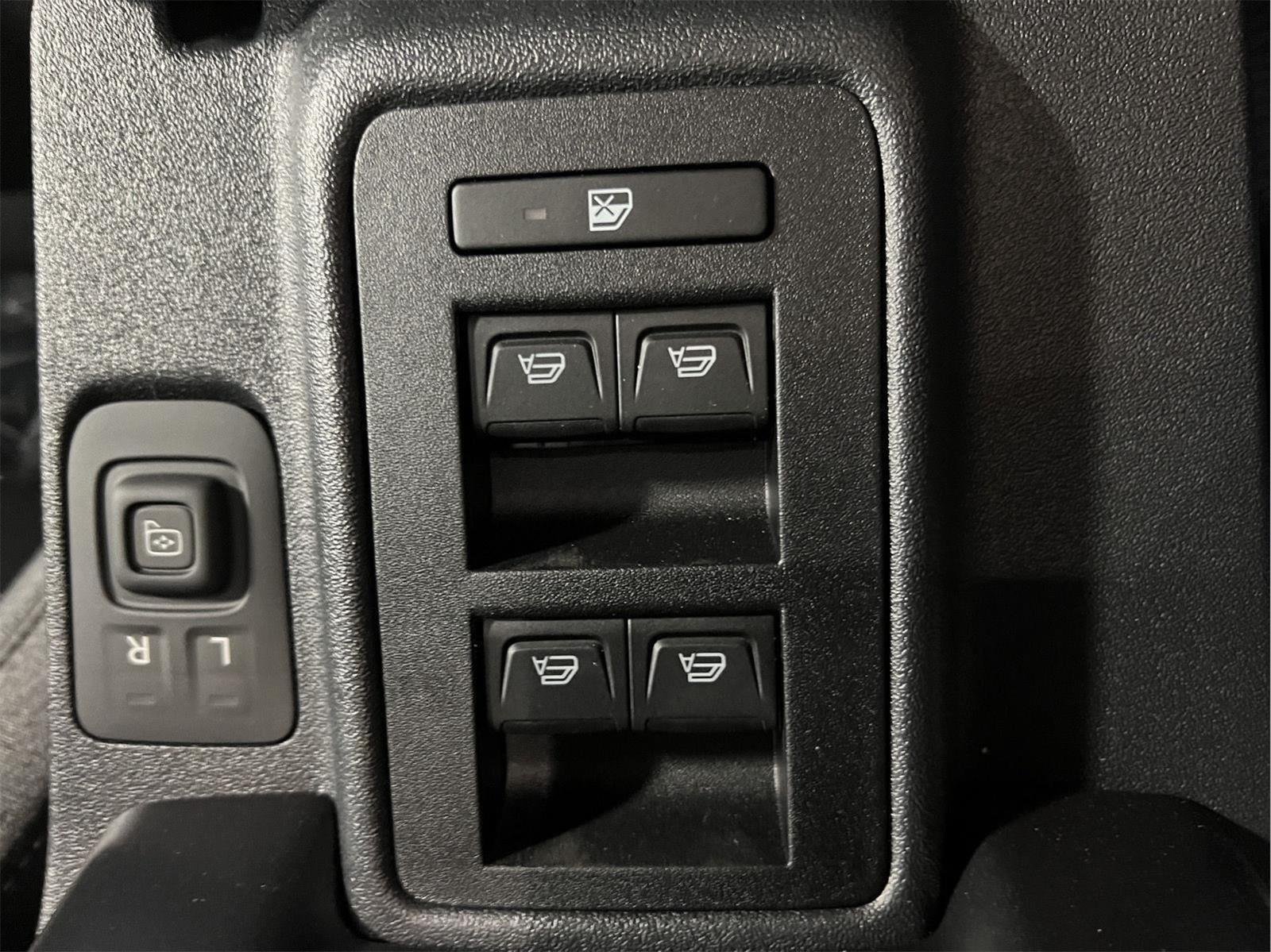 New 2026 Carbonized Gray Metallic Ford Big Bend image 22