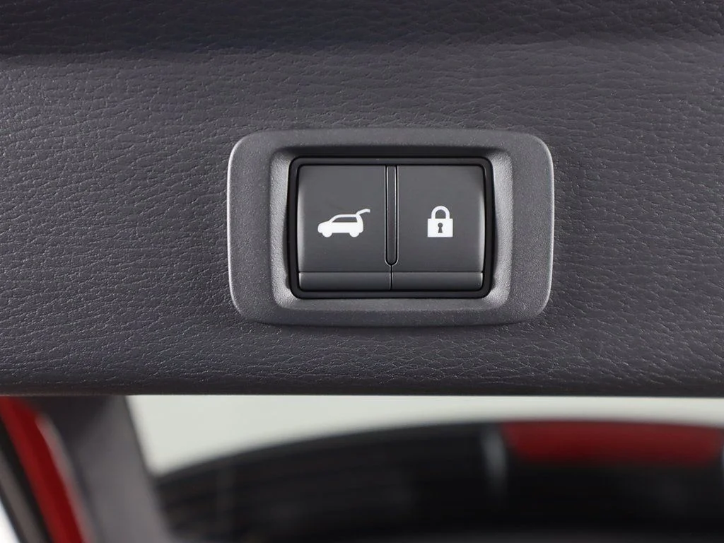 Used 2024 Red Mitsubishi SE image 22