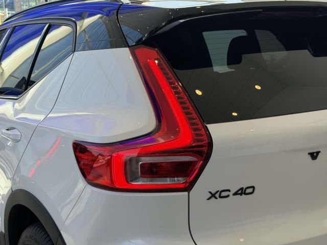 2026 Volvo XC40 Ultra Black Edition - Photo 7