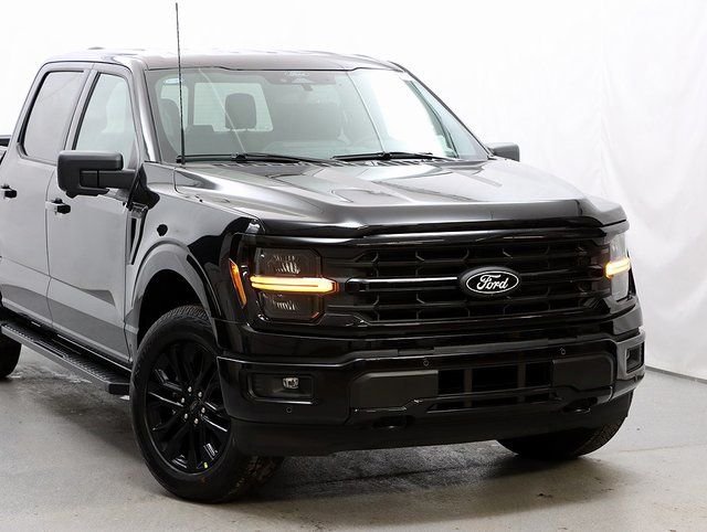 New 2026 Agate Black Metallic Ford XLT image 2