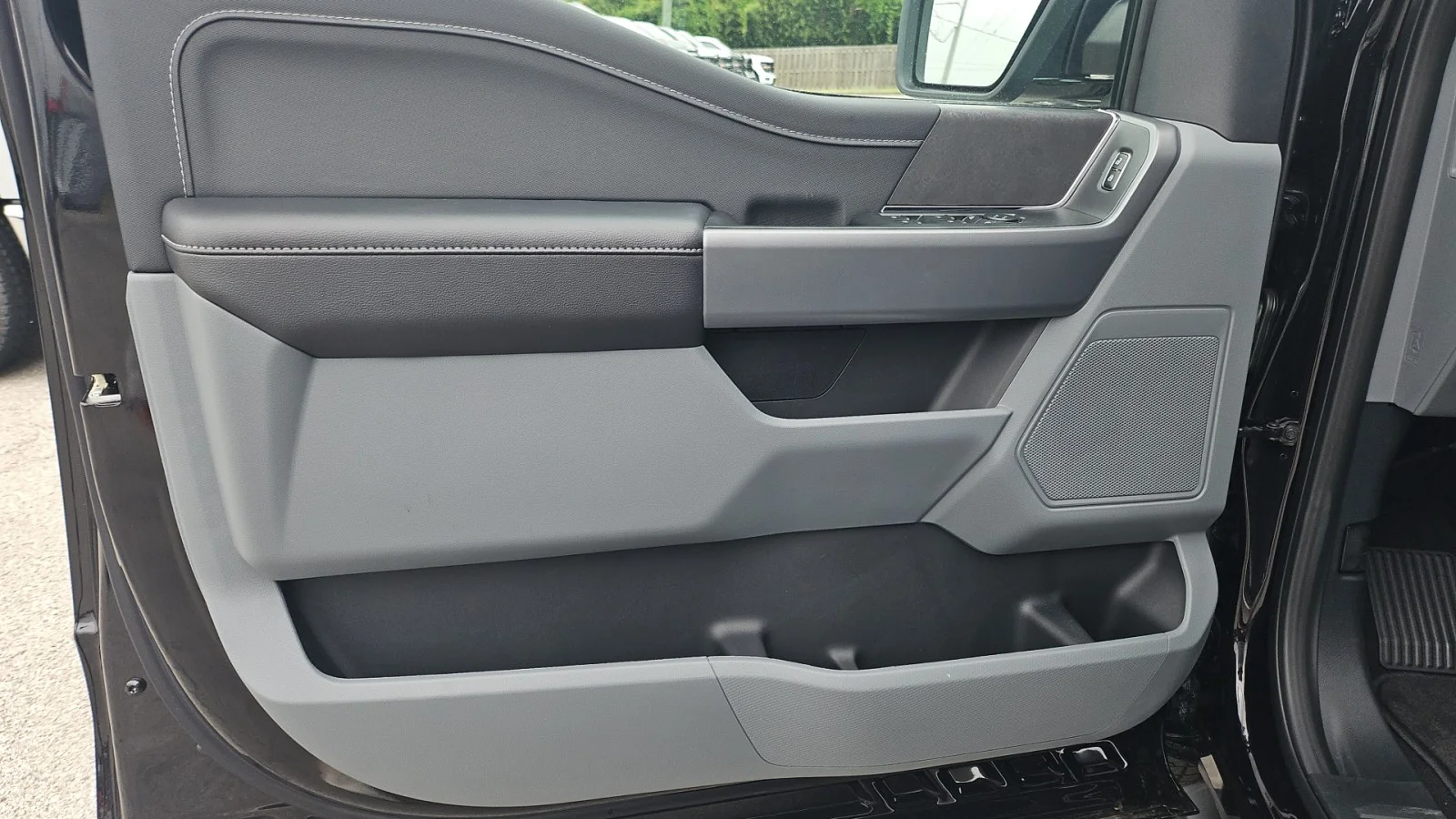 New 2026 Agate Black Metallic Ford XLT 4WD image 11