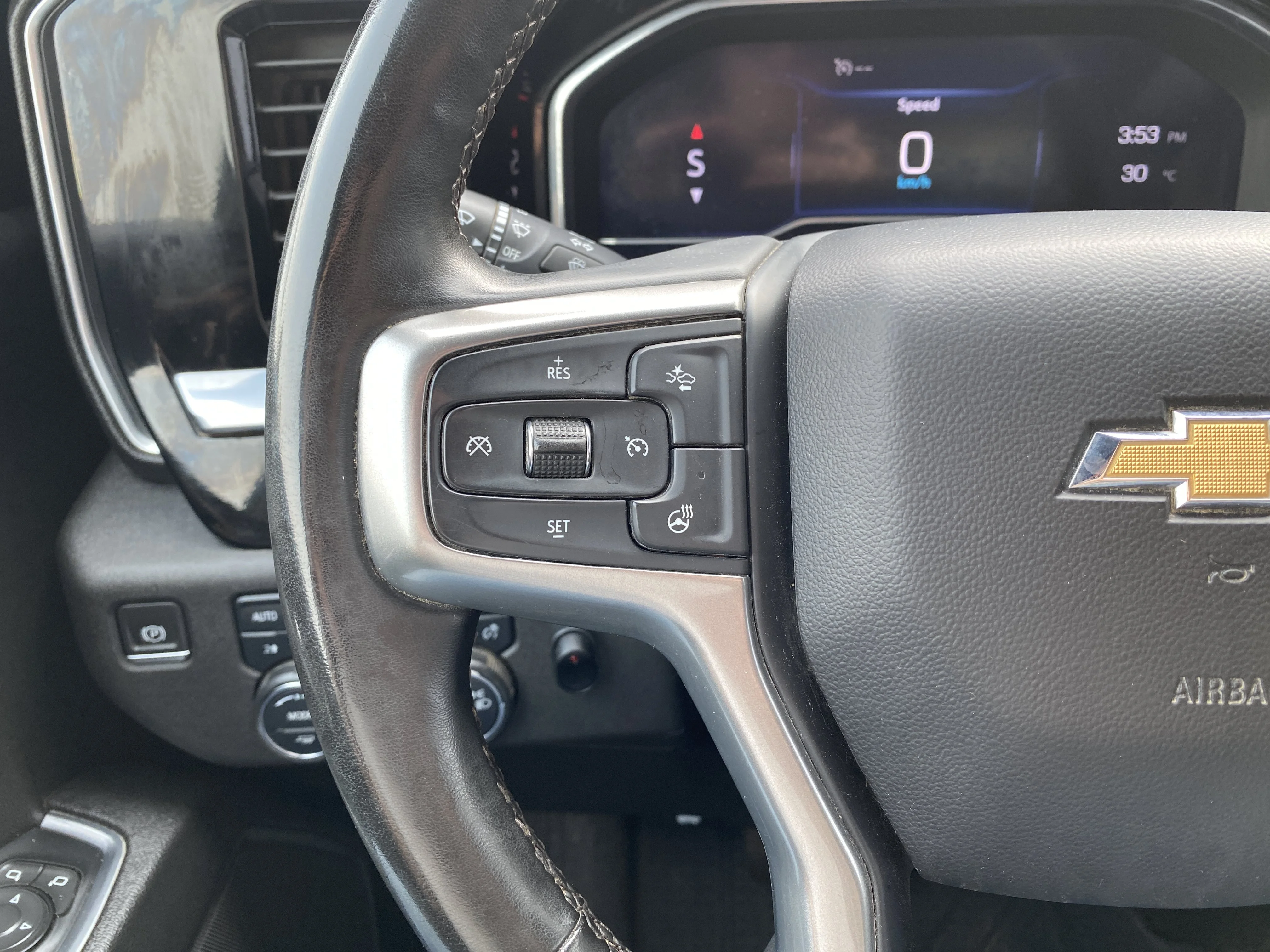 Used 2023 White Chevrolet LT Crew Cab  * Z71 OFF ROAD * HEATED SEATS * image 12