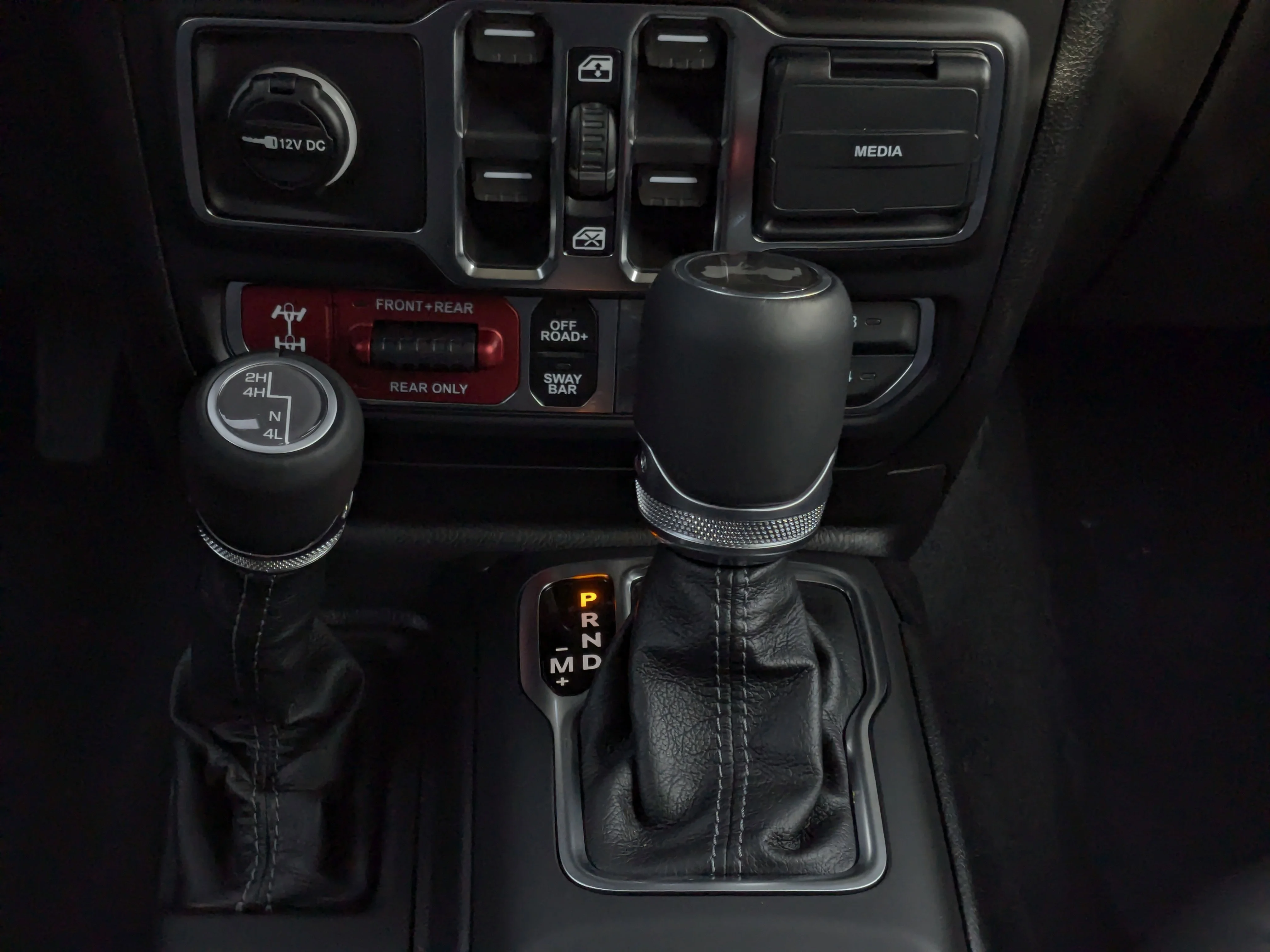 New 2026 Grey Jeep Rubicon - - Nappa Lthr - 3-Pc Hardtop - Safety Grp - 8-Spd Auto - Remote Start & More! image 22
