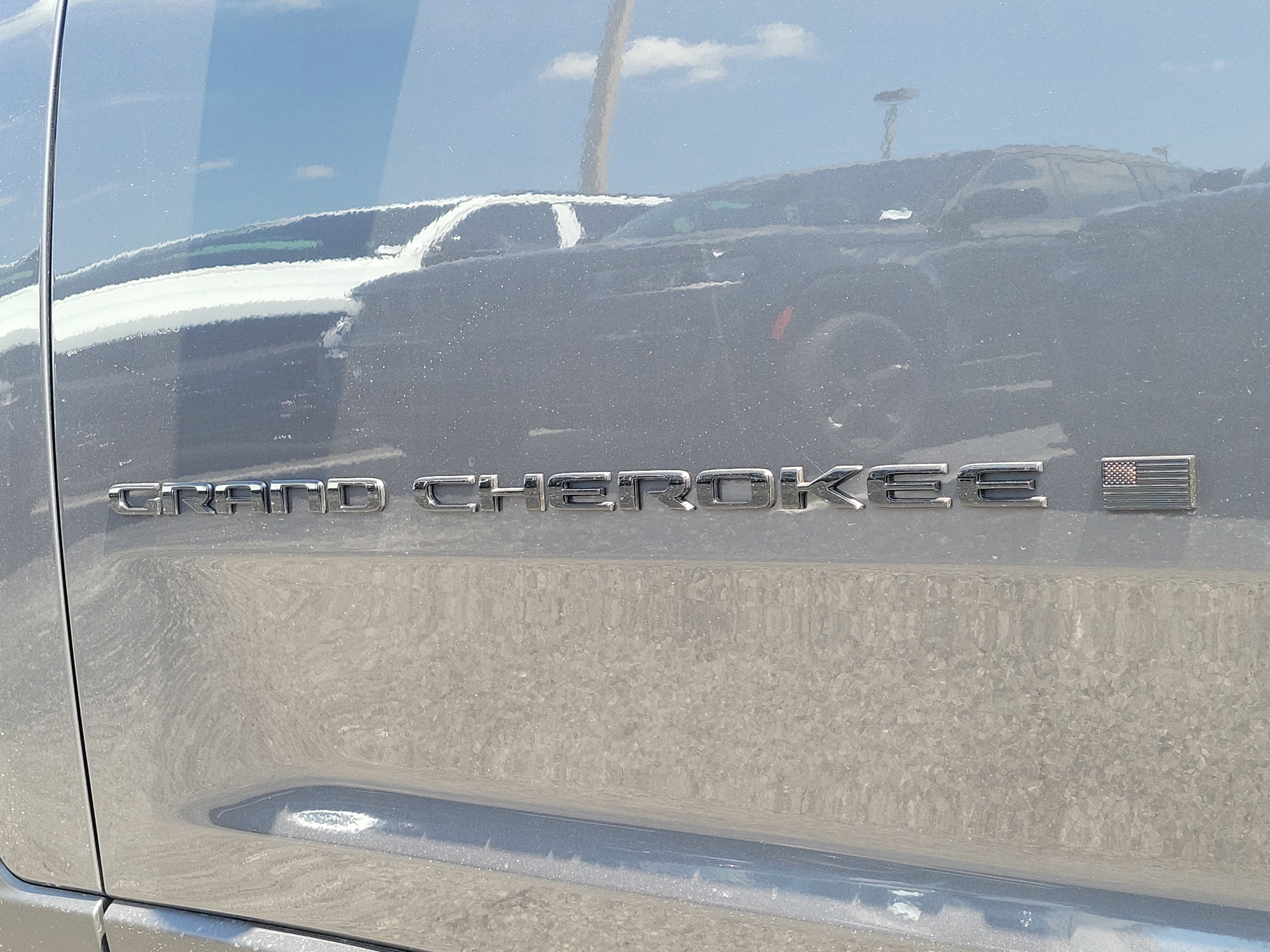 New 2026 Baltic Gray Metallic Clear-Coat Exterior Paint Jeep Altitude image 6