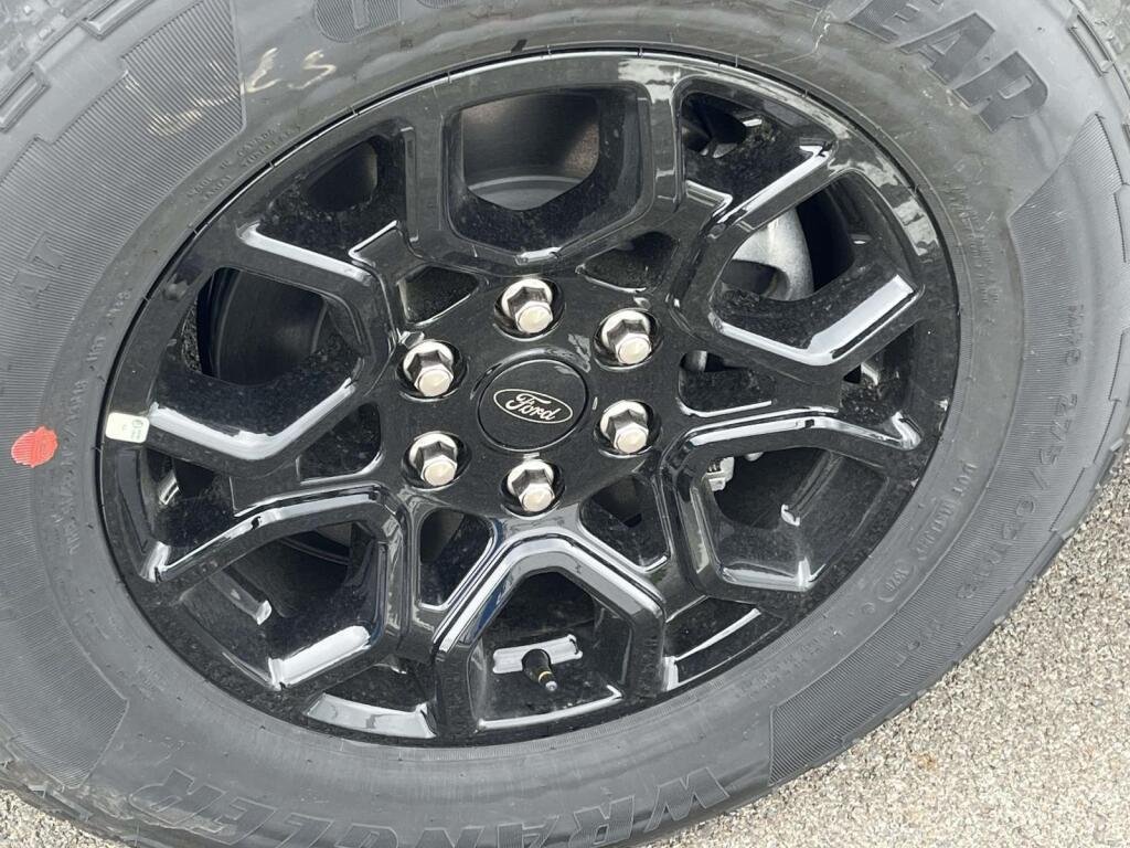 New 2026 Agate Black Metallic Ford XLT image 14