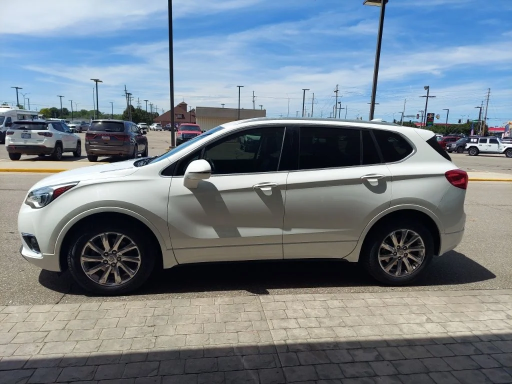 Used 2019 White Buick Essence image 4