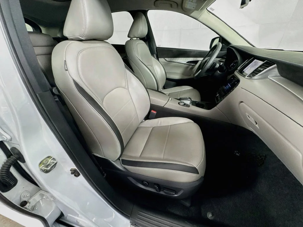 Certified Used 2023 White INFINITI Sensory image 39